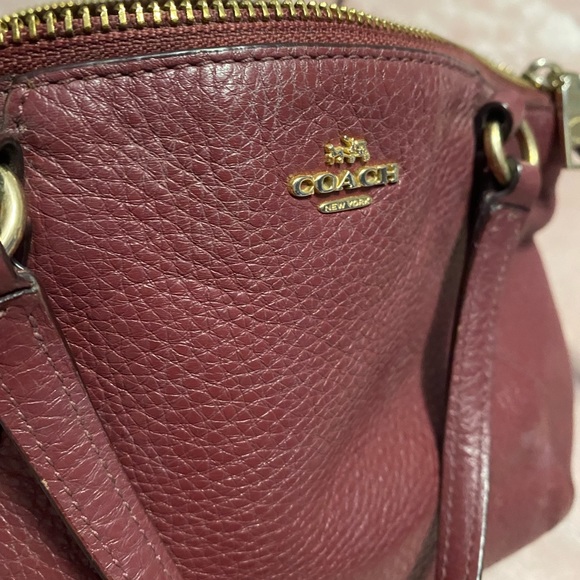 Authentic Coach pebbled leather mini Purse - Picture 3 of 4